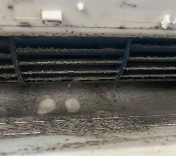 古冶空调吹的风有股烧焦味是怎么回事